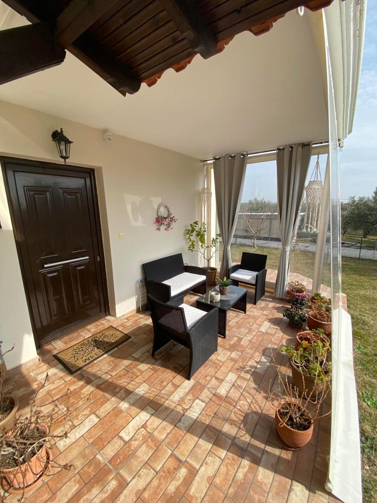 Golden House Apartment อเล็กซานโดรโพลิส ภายนอก รูปภาพ